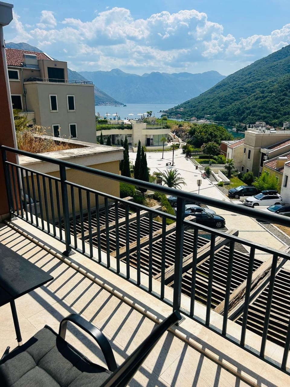Property building, Natural landscape, View (from property/room), Balcony/Terrace, Dining area, Mountain view