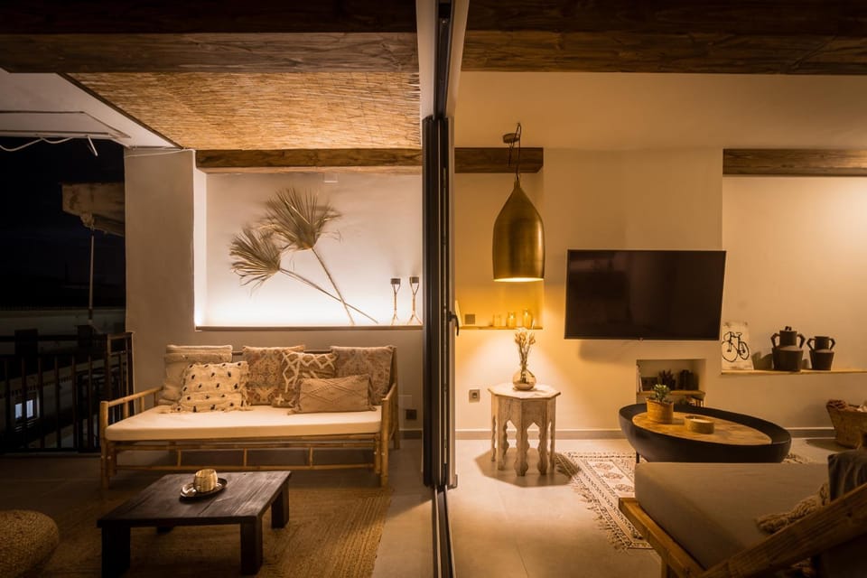 Communal lounge/ TV room