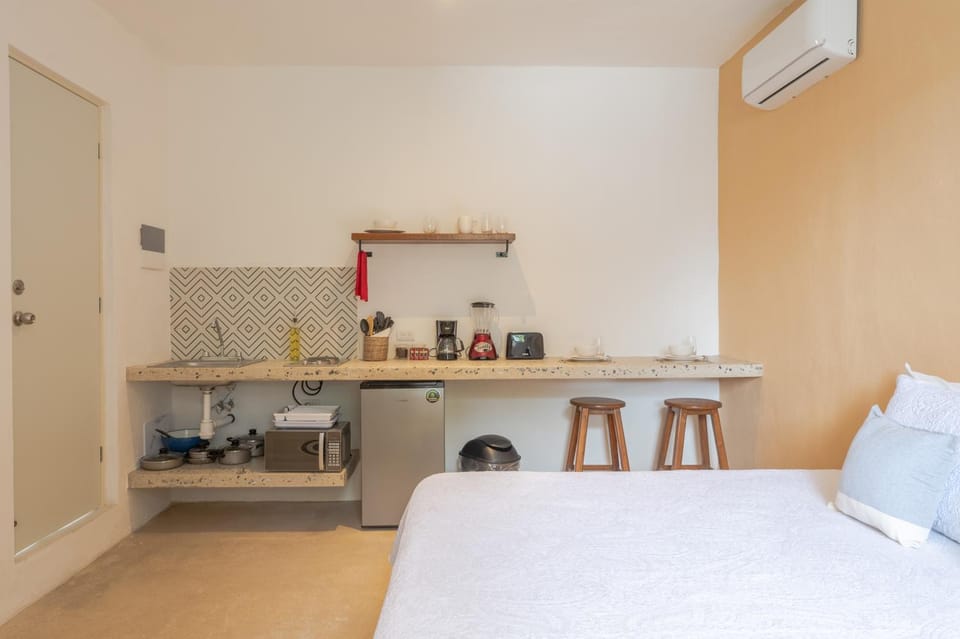 Coffee/tea facilities, Kitchen or kitchenette, Bedroom