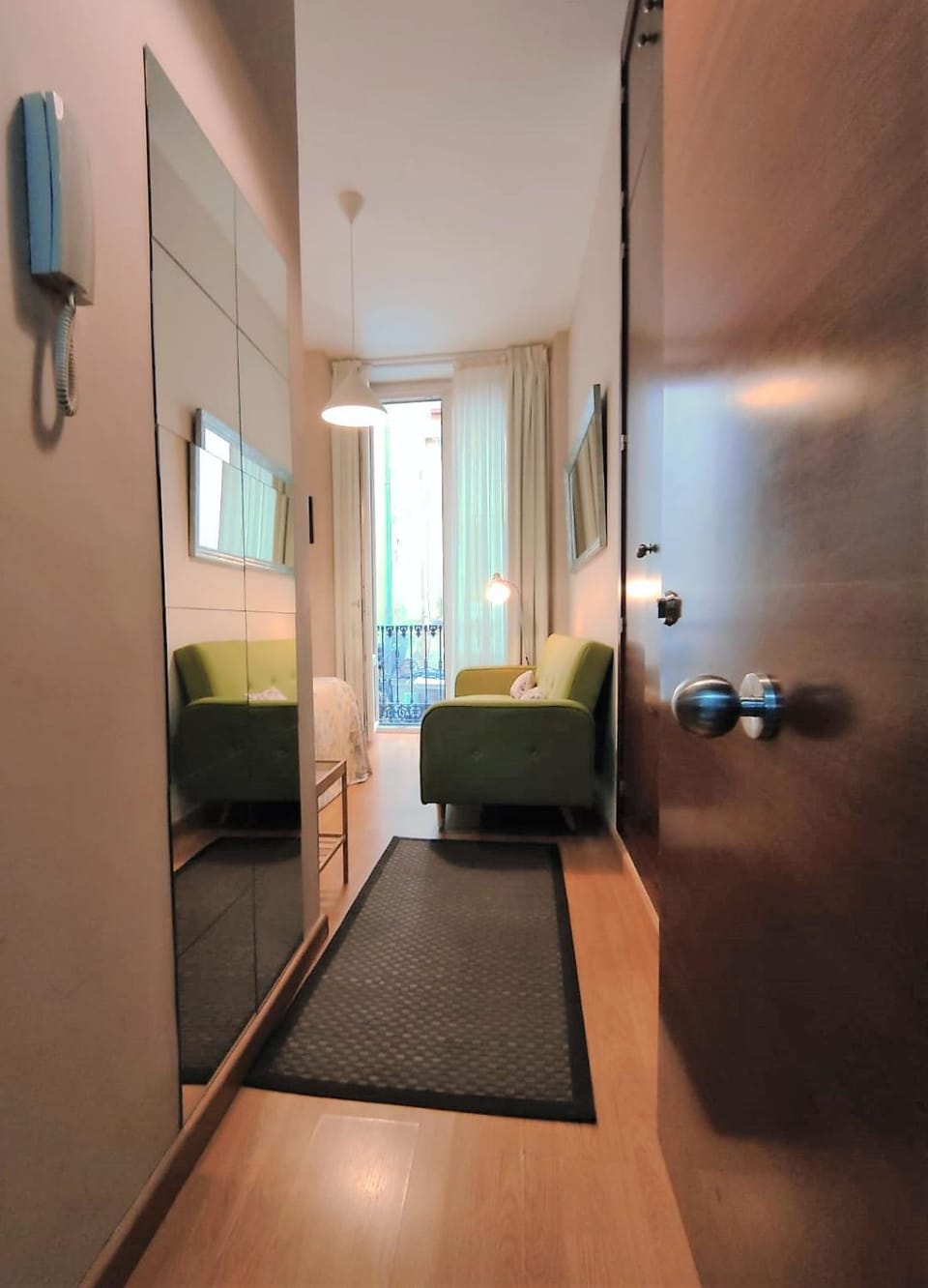 Facade/entrance, Balcony/Terrace, internet, locker, air conditioner