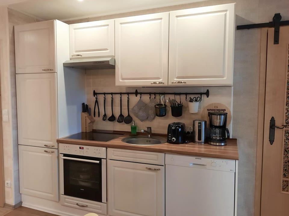 Coffee/tea facilities, Kitchen or kitchenette, dishwasher, pet friendly, stove, toaster