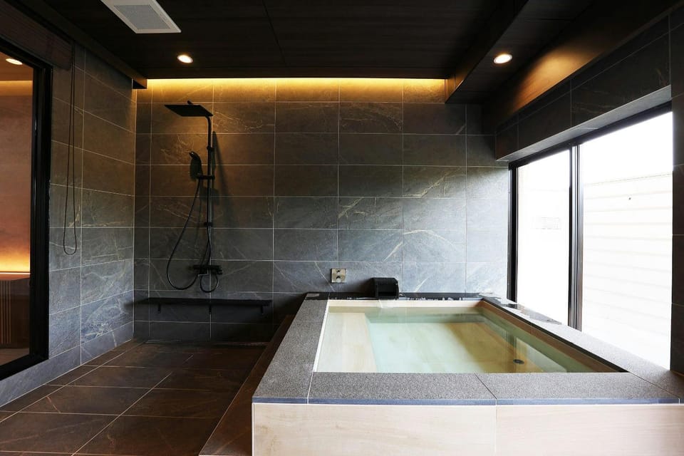 Manten no Tsujinoya Ryokan in Ishikawa Prefecture