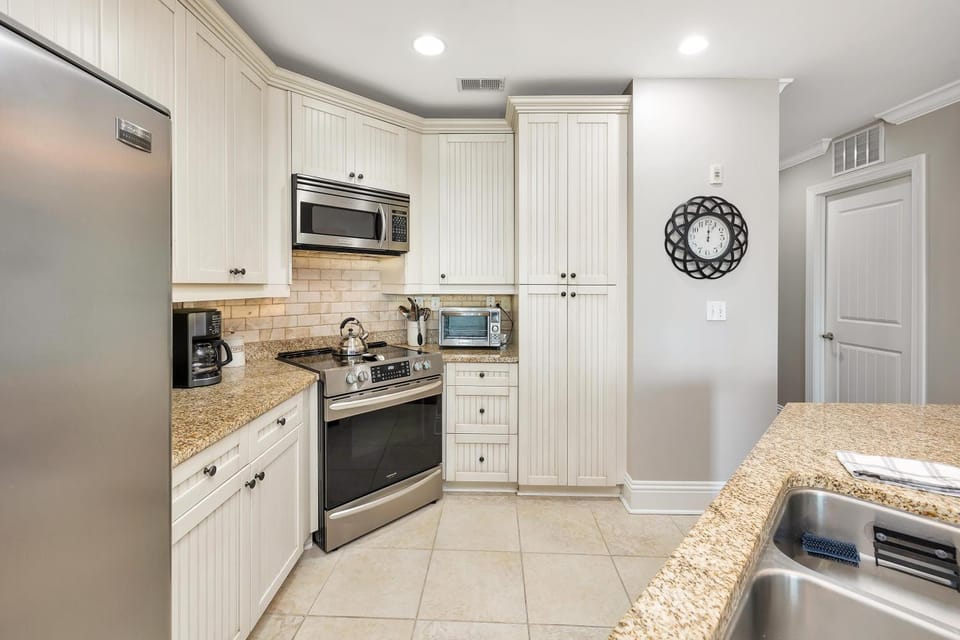 Marina Retreat House in Saint Simons Island