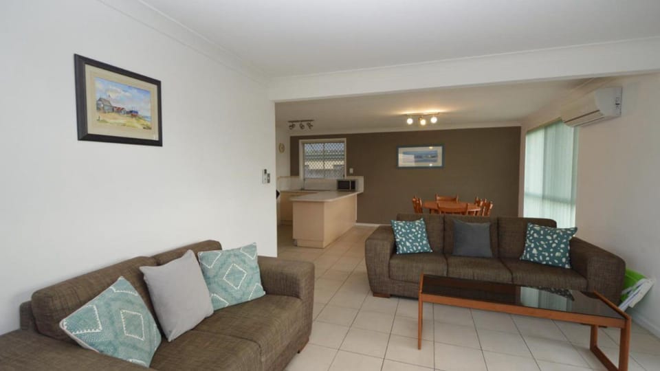 Sunnyvale 1 - Lifestyle Yamba Apartment in Yamba