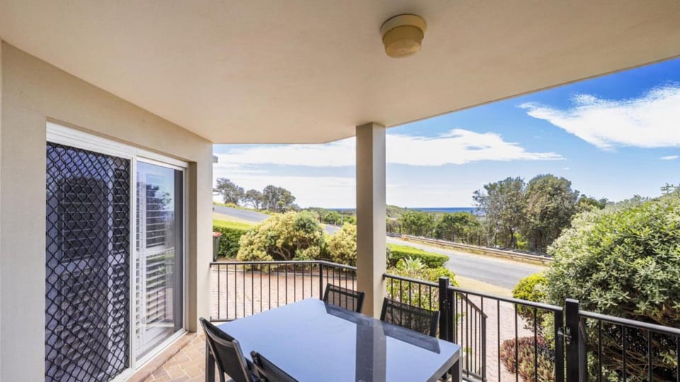Romiaka Unit 1 - Lifestyle Yamba Apartment in Yamba