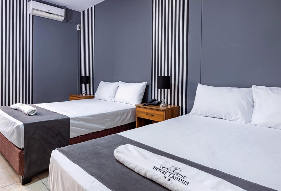 Bed, Photo of the whole room, air conditioner