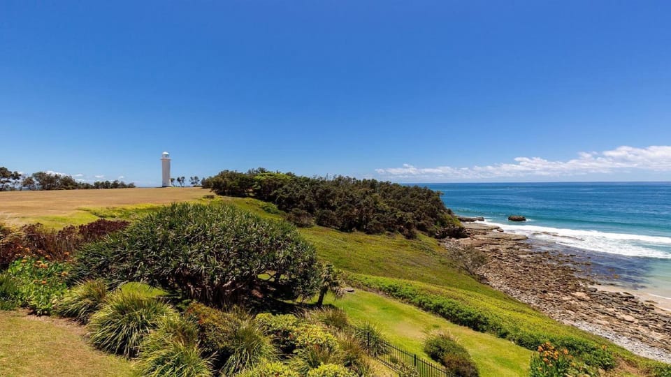 Lonerock 2 - Lifestyle Yamba House in Yamba