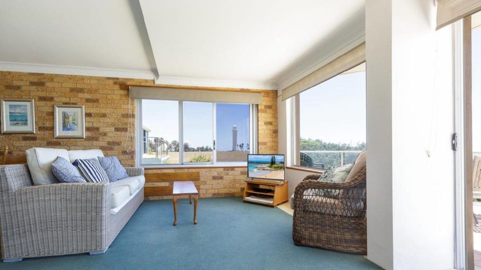 Lonerock 2 - Lifestyle Yamba House in Yamba