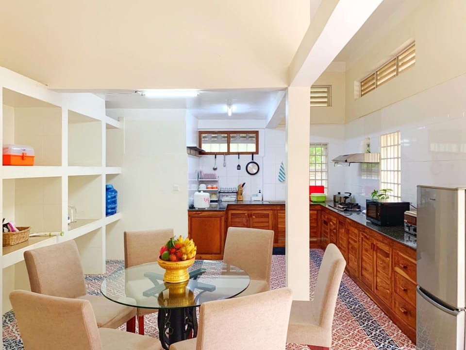 Kitchen or kitchenette, Dining area, kitchen, kitchen