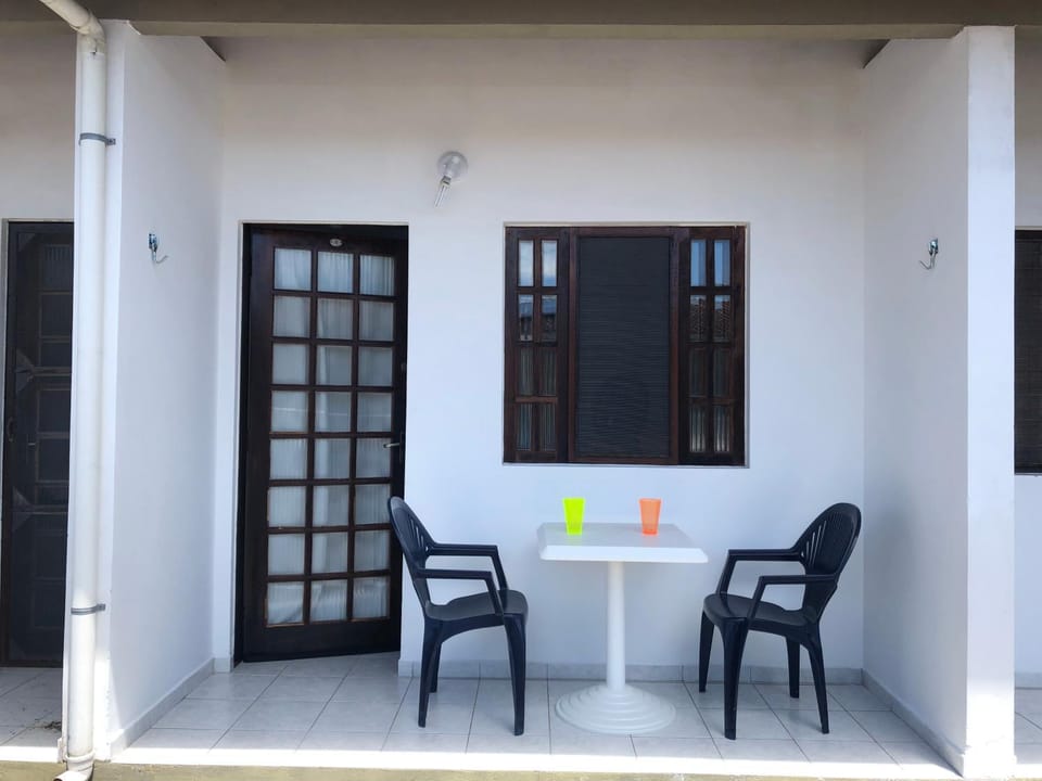 250m da praia-Kitinete com Piscina-Matinhos-PR House in State of Paraná