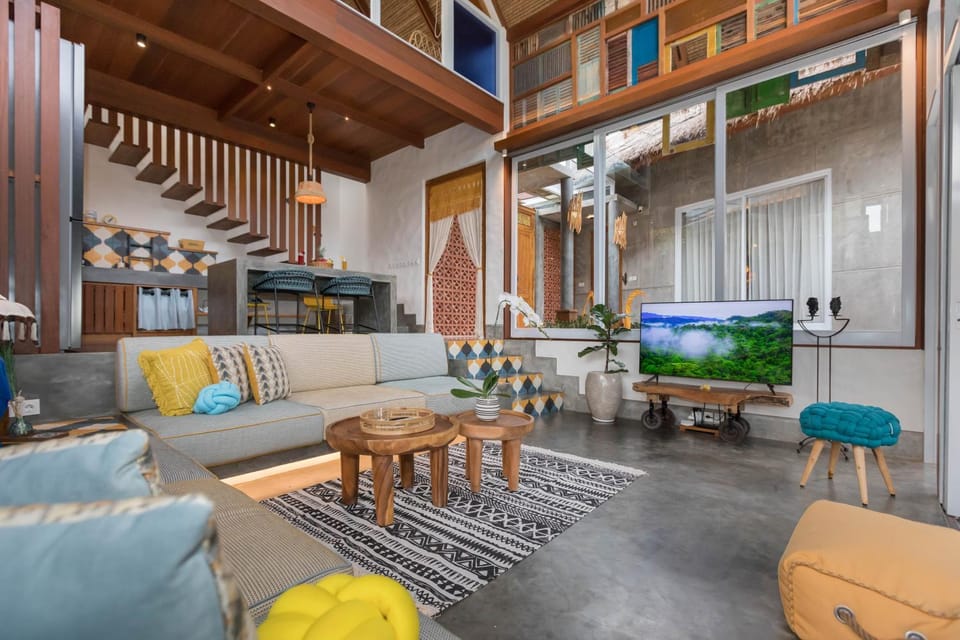 Communal lounge/ TV room, TV and multimedia, Living room, Lobby or reception, Seating area, Evening entertainment
