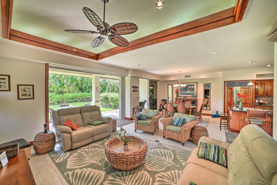 Tropical Escape w/ Pool Access ~ 1 Mile to Beach House in Mauna Lani