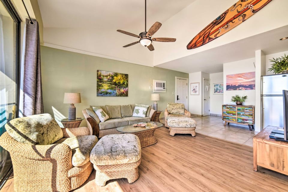 Kihei Oceanside Escape w/ Balcony - Steps to Beach House in Kihei