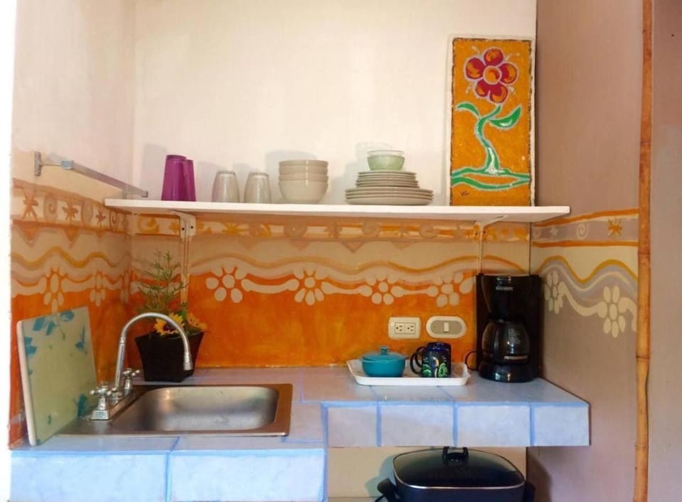 Beautiful Second Story Apartment 202 Next to Playa Flamingo Bed and Breakfast in Playa Flamingo