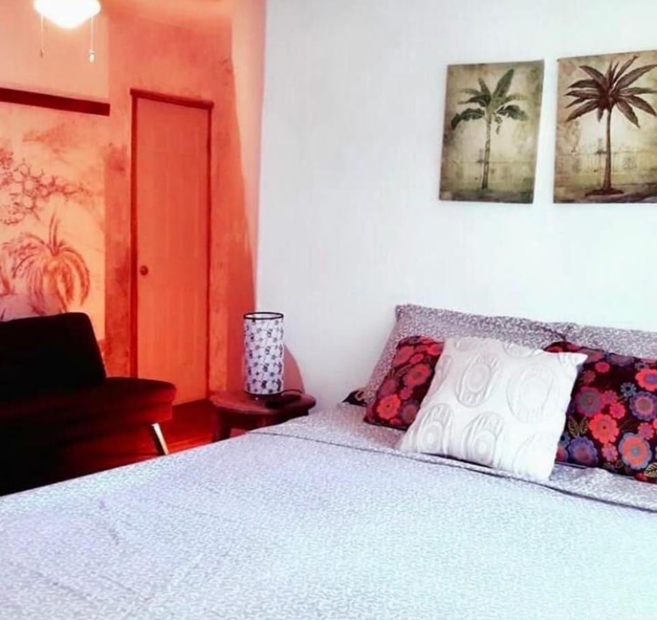 Beautiful Second Story Apartment 202 Next to Playa Flamingo Bed and Breakfast in Playa Flamingo