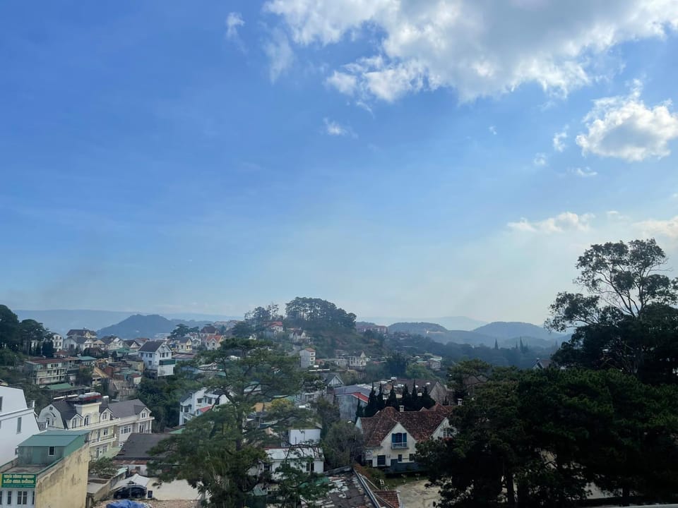 Neighbourhood, City view, Mountain view, Street view