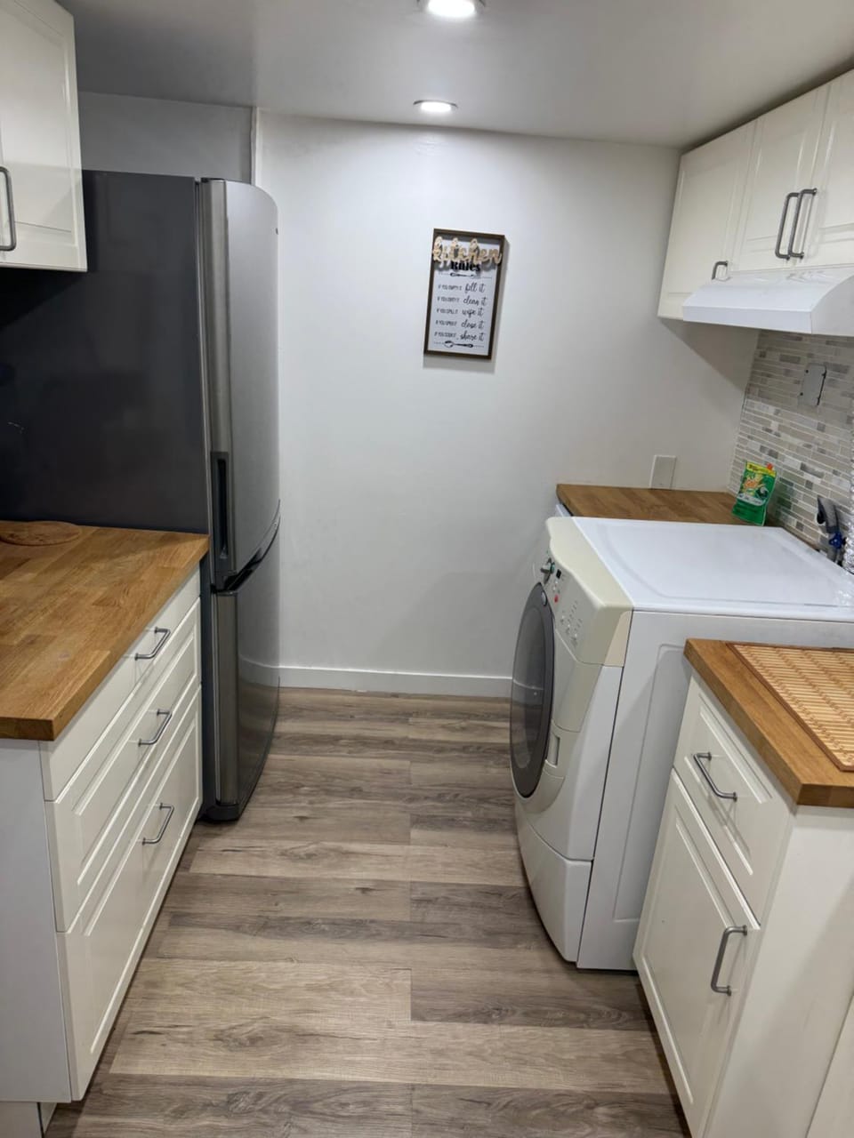 Happy, Cozy, Loving Guest Space in West Vancouver Apartment in West Vancouver