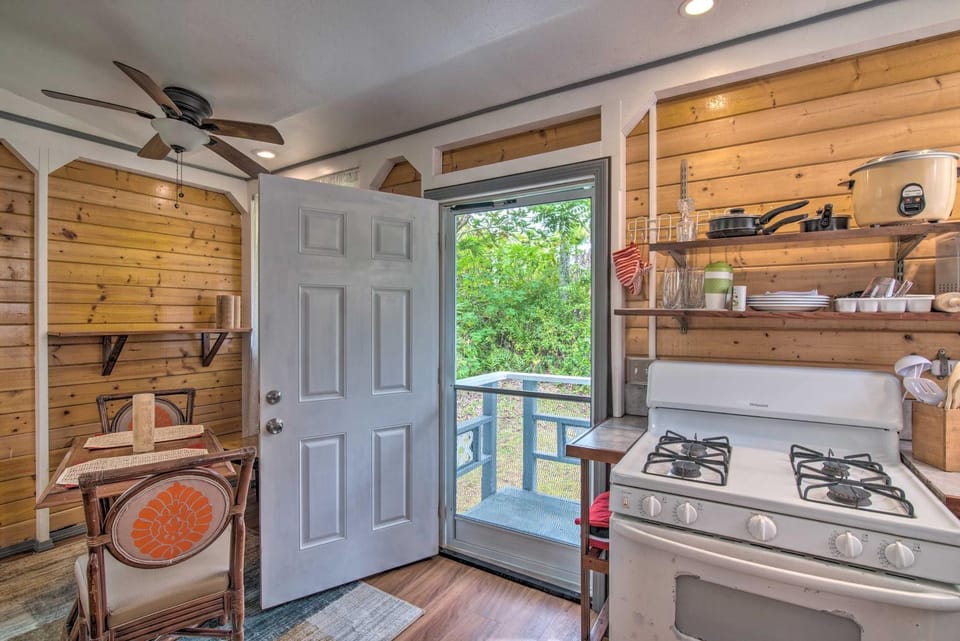 Cozy Pahoa Hideaway Near Black-Sand Beaches! Apartment in Leilani Estates