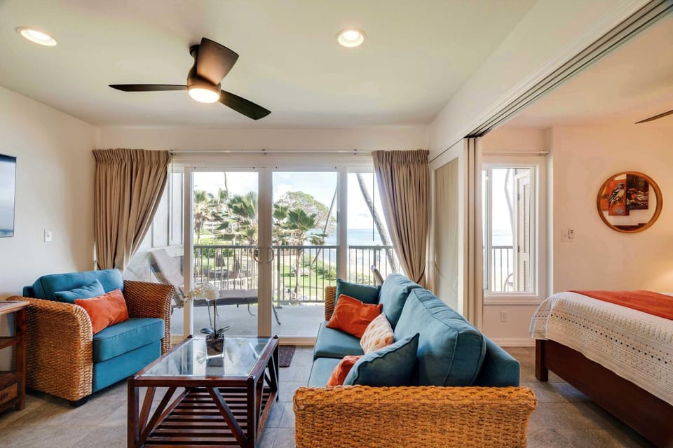 Waipouli Beachfront Condo w/ Balcony + Ocean Views House in Kauai