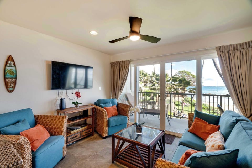 Waipouli Beachfront Condo w/ Balcony + Ocean Views House in Kauai