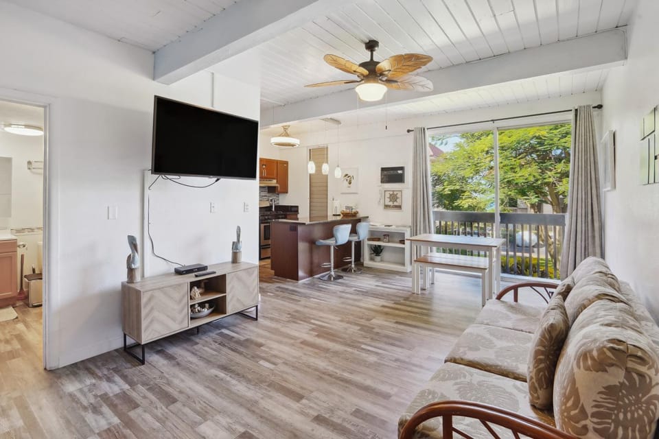 < 1 Mi to Beach + Town! Airy Kailua-Kona Condo House in Holualoa