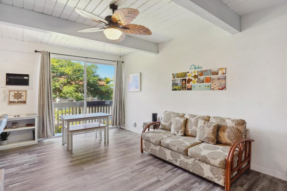 < 1 Mi to Beach + Town! Airy Kailua-Kona Condo House in Holualoa