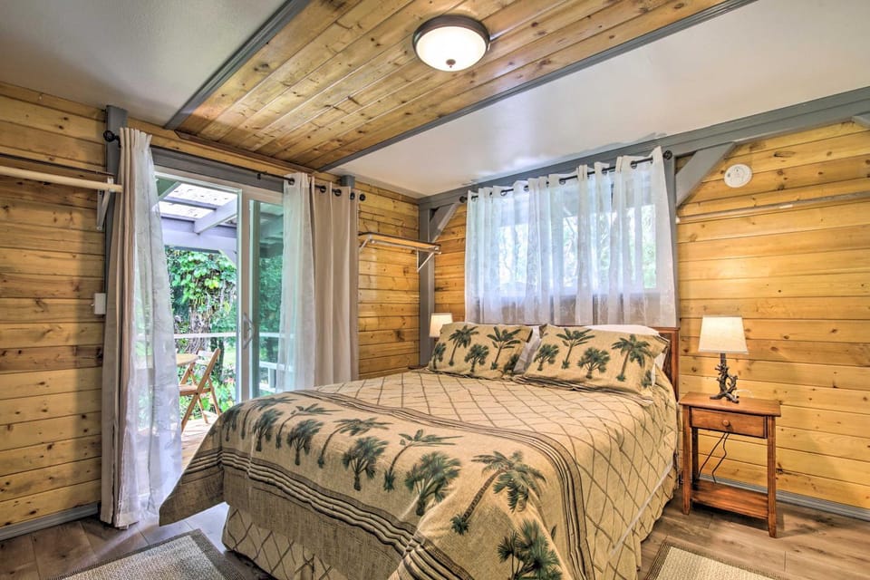 Idyllic Pahoa Paradise: Hike, Swim & Explore! House in Leilani Estates