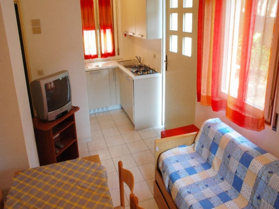 Communal lounge/ TV room, TV and multimedia, Living room
