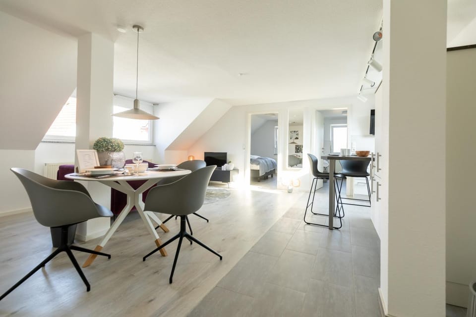 Seating area, Dining area