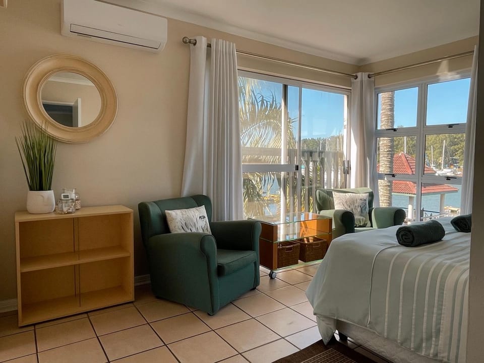 Seating area, Beach, Bedroom, Sea view, Area and facilities