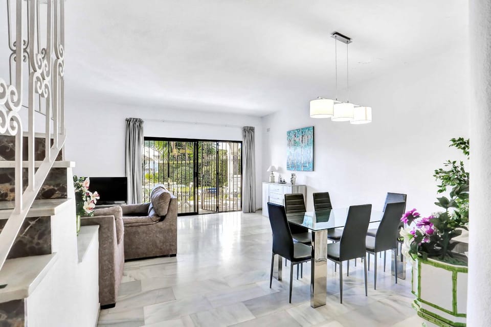 Communal lounge/ TV room, Living room