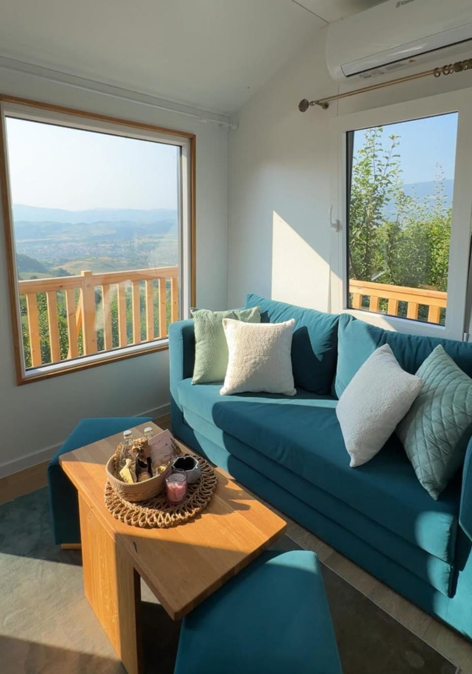 View (from property/room), Living room, Seating area