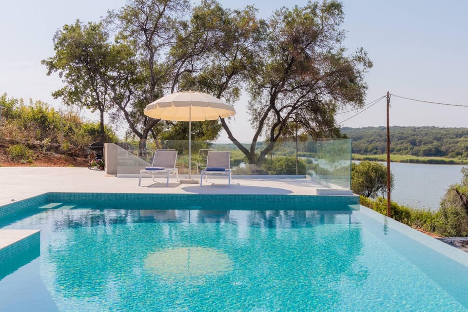 Patio, Pool view, Sea view, Swimming pool, sunbed