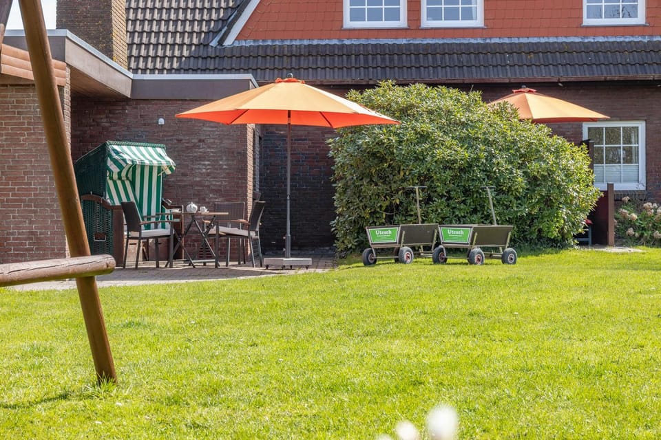 Property building, Natural landscape, Garden