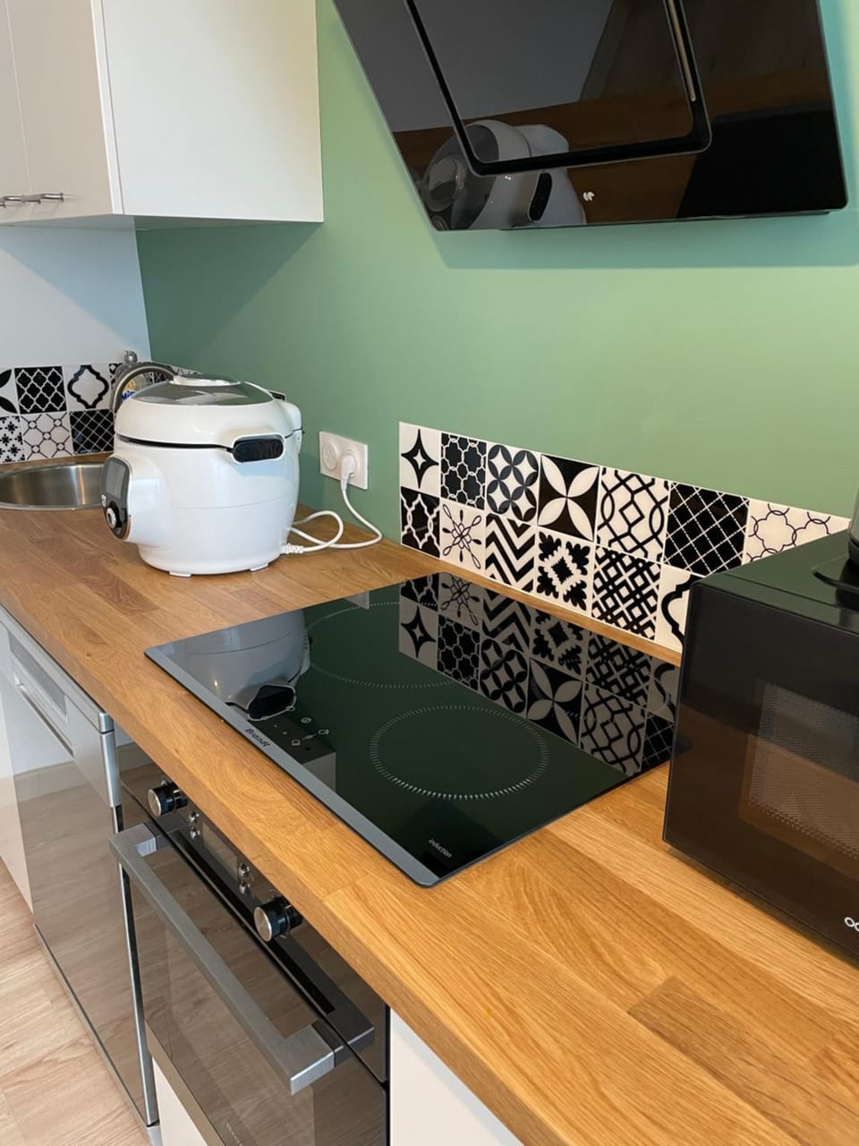 Kitchen or kitchenette, minibar, pet friendly, stove