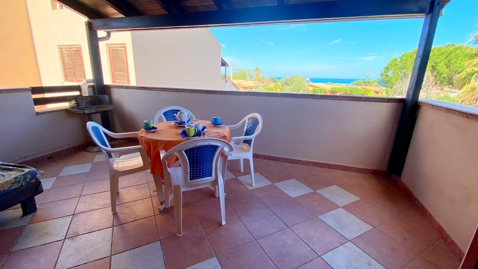 Patio, Day, Natural landscape, View (from property/room), Balcony/Terrace, Living room, Seating area, Dining area, Sea view