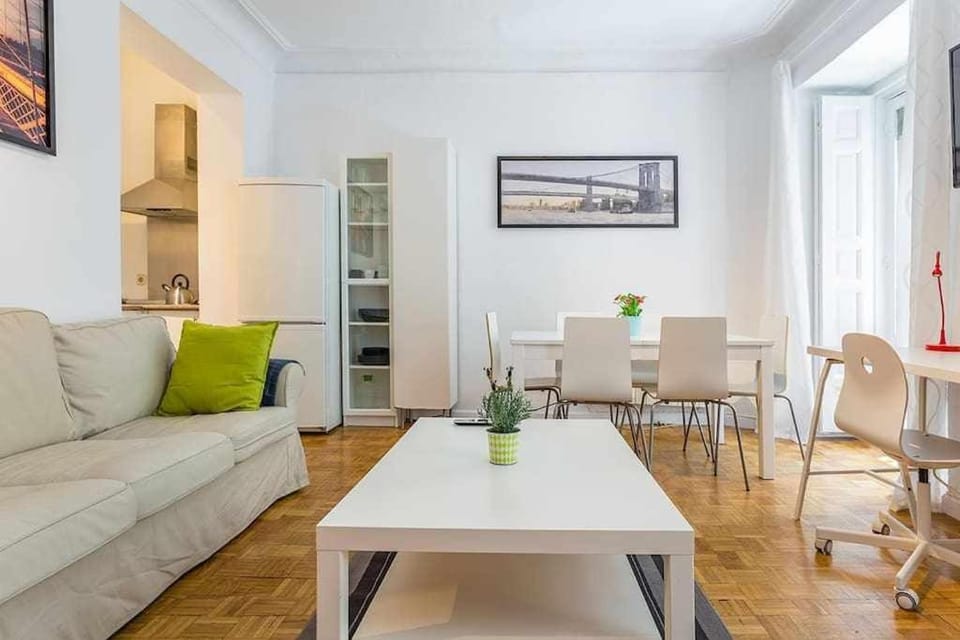 Apartamento confortable en Atocha Apartment in Centro