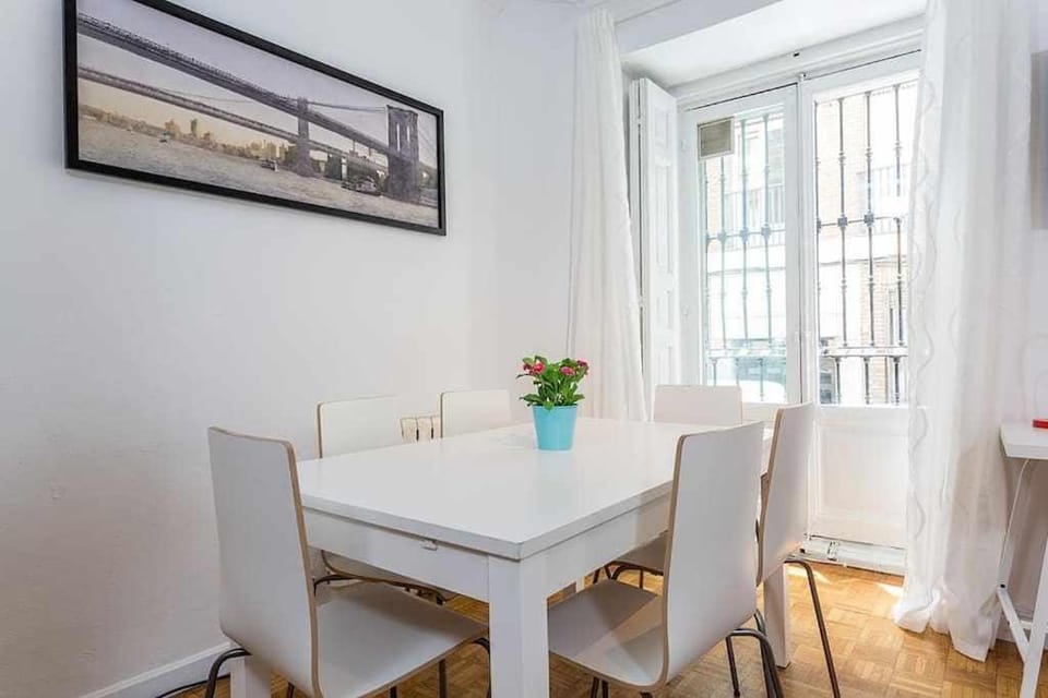 Apartamento confortable en Atocha Apartment in Centro