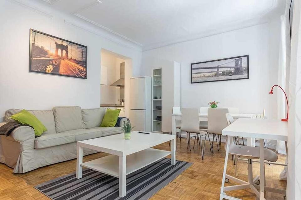 Apartamento confortable en Atocha Apartment in Centro