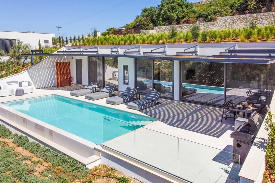 Balcony/Terrace, Other, Swimming pool