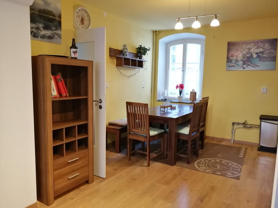 Dining area, kitchen