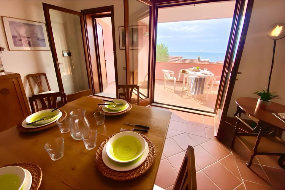 Balcony/Terrace, Living room, Seating area, Dining area, Sea view