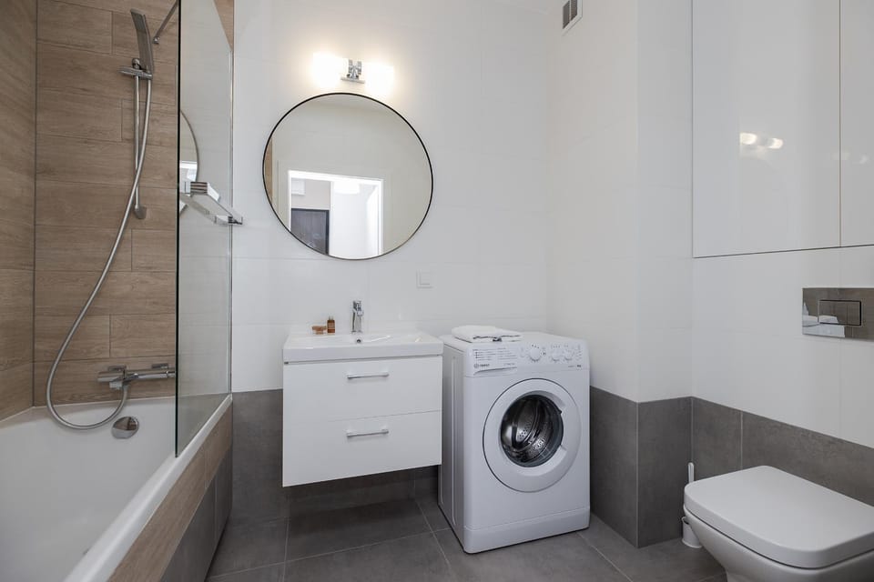 Shower, Toilet, Bathroom, Bath