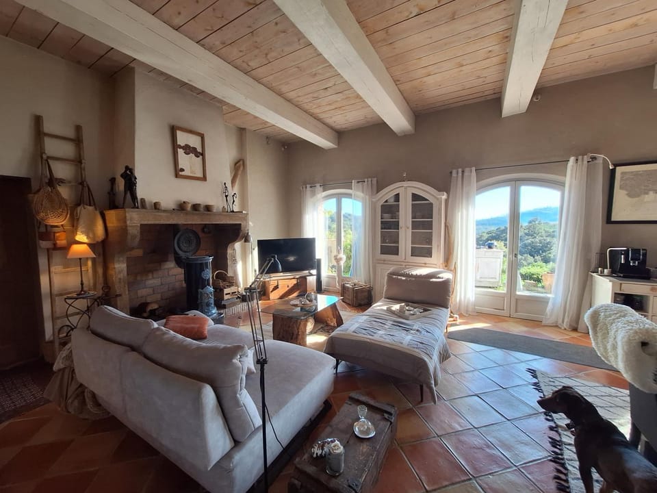 Massacan-Vue Mer Bed and Breakfast in Le Lavandou