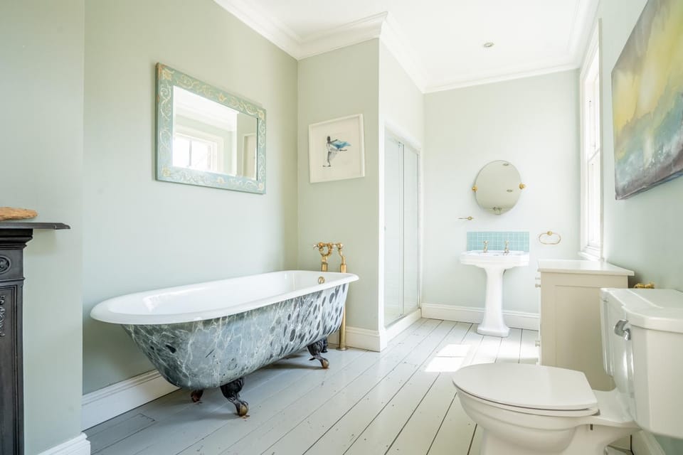 Shower, Toilet, Bathroom, Bath
