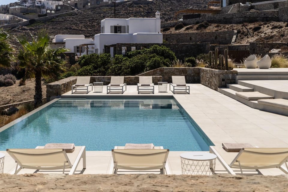 Day, Swimming pool, sunbed