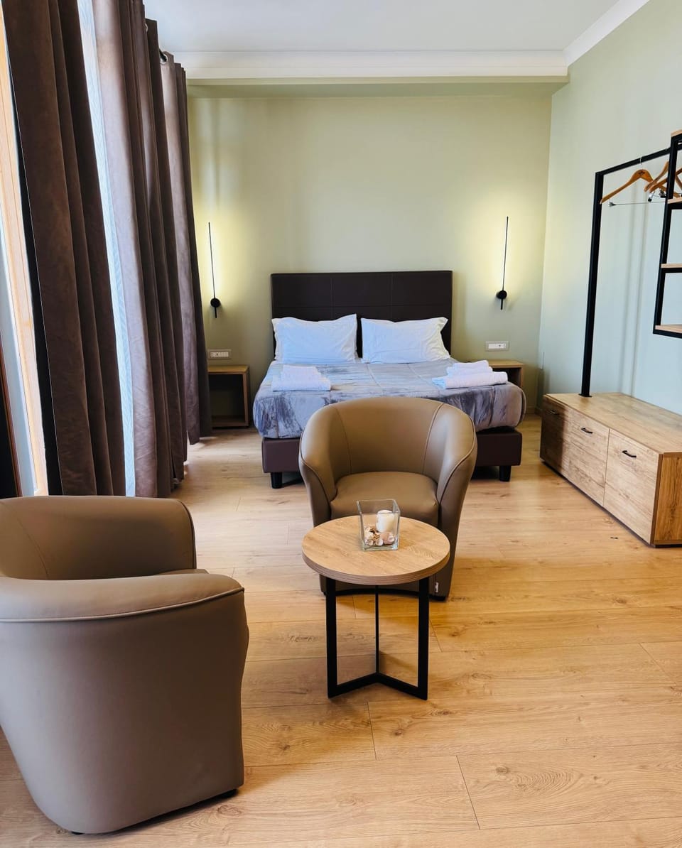 Manhattan Room & Suite Bed and Breakfast in Bari