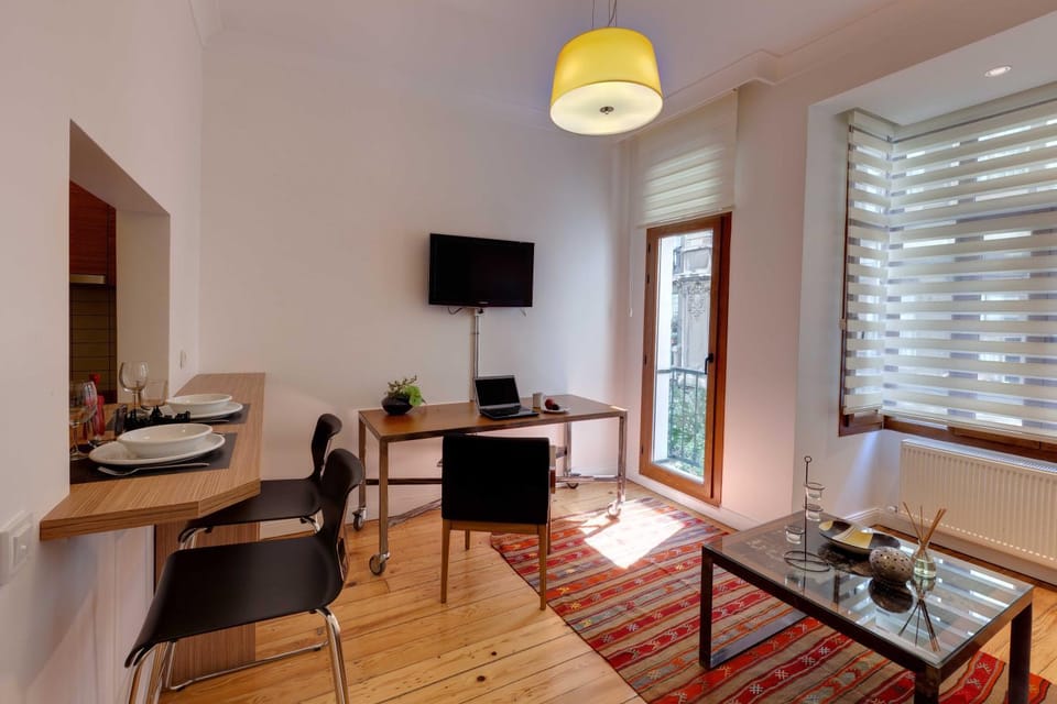 TV and multimedia, Living room, Dining area