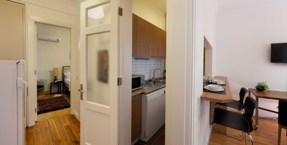 dishwasher, microwave, air conditioner