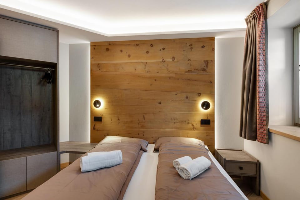 Property building, Living room, Bedroom